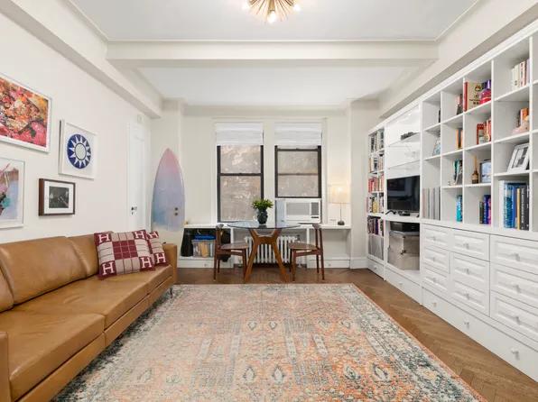 33 Riverside Drive image 1 of 9