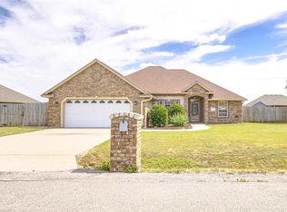 1210 Hershel Dr, Elgin, OK 73538