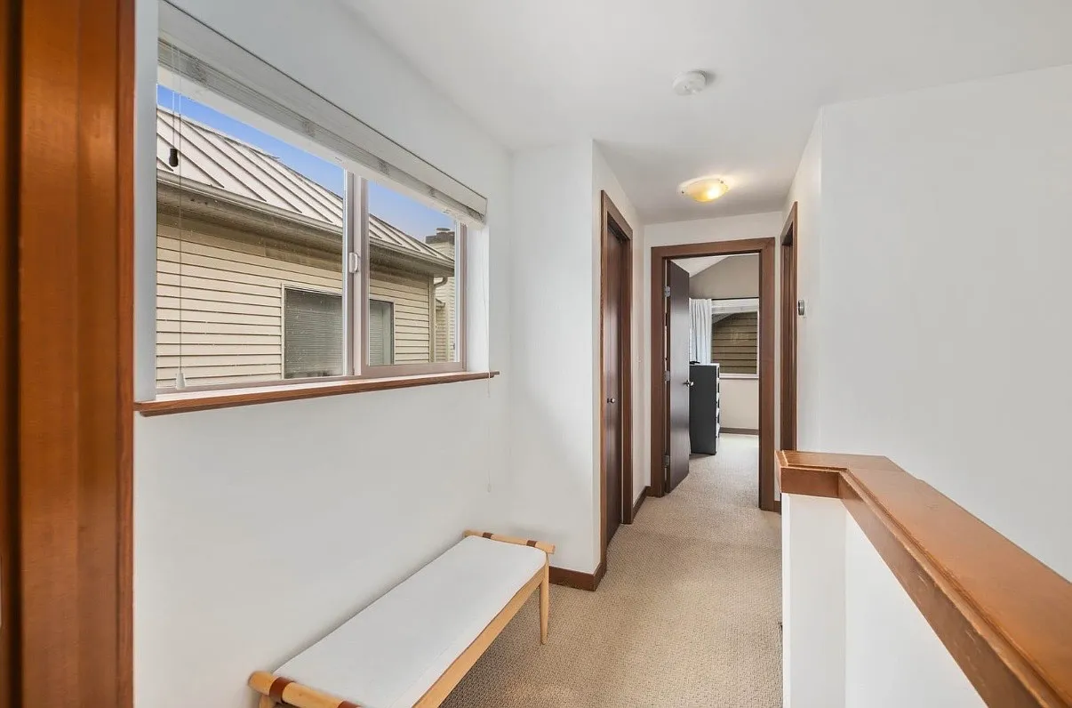 3 bed, 1342 sqft, $3,500 — Photo 3