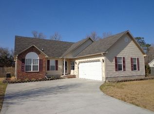 129 Forest Bluff Dr, Jacksonville, NC 28540