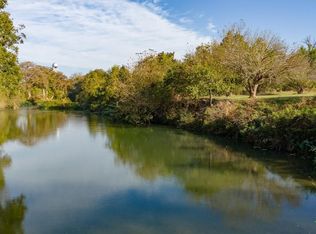 100 Arlene Ln, Martindale, TX 78655