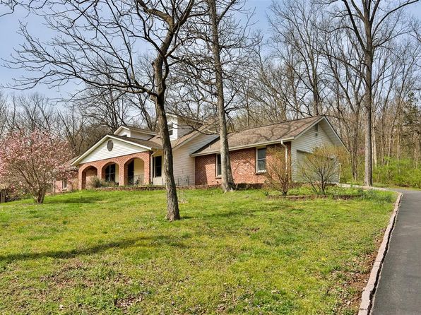31 Juniper Ter, Pacific, MO 63069