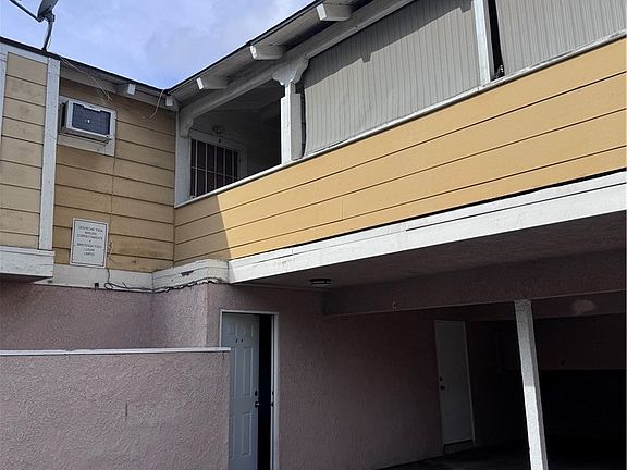 5th image of 720 N Lacy St E