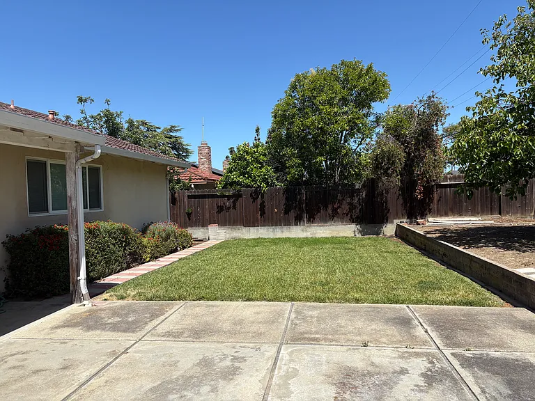 7466 Heatherwood Dr — Photo 11