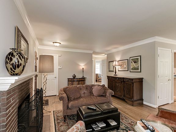 2nd image of 4006 Vacation Ln