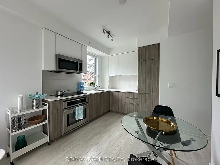 223 Saint Clair Ave W #215 — Photo 33
