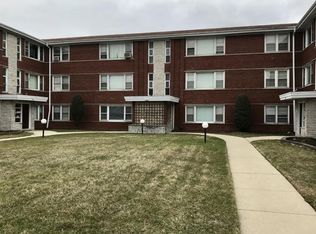 7956 S Pulaski Rd APT 104, Chicago, IL 60652