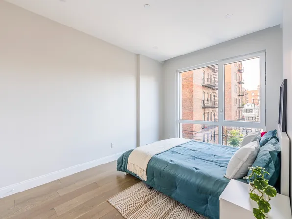 42-09 Hampton Street image 10 of 14