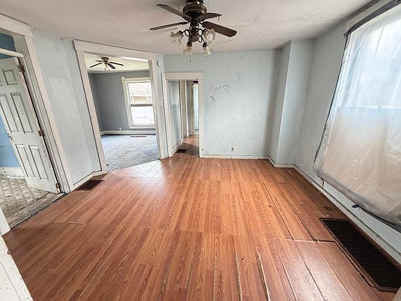 5th image of 317 N Elm St