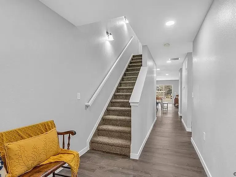 817 Forest Ave #B — Photo 15