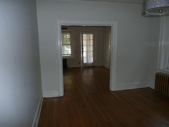 3rd image of 2005 Park Ave