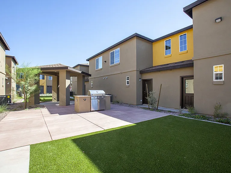 San Mateo Townhomes — Photo 20