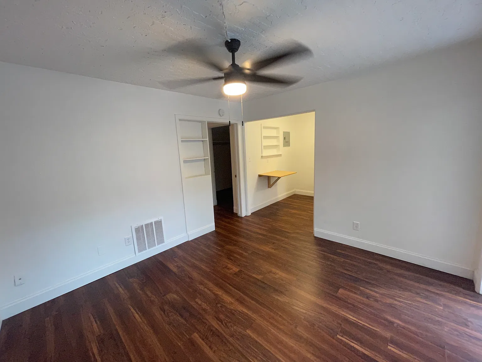 Riverbreeze Apartments — Photo 2