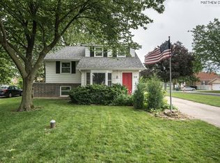 516 N Willow Rd, Elmhurst, IL 60126