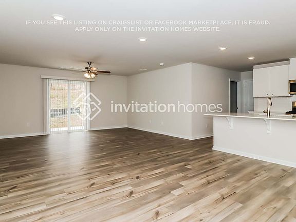 5th image of 372 Hollingswood Dr