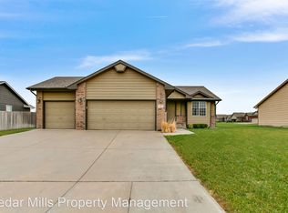 602 W Fieldstone Ct, Andover, KS 67002