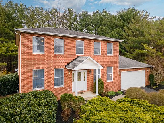 3rd image of 309 Lucas Dr