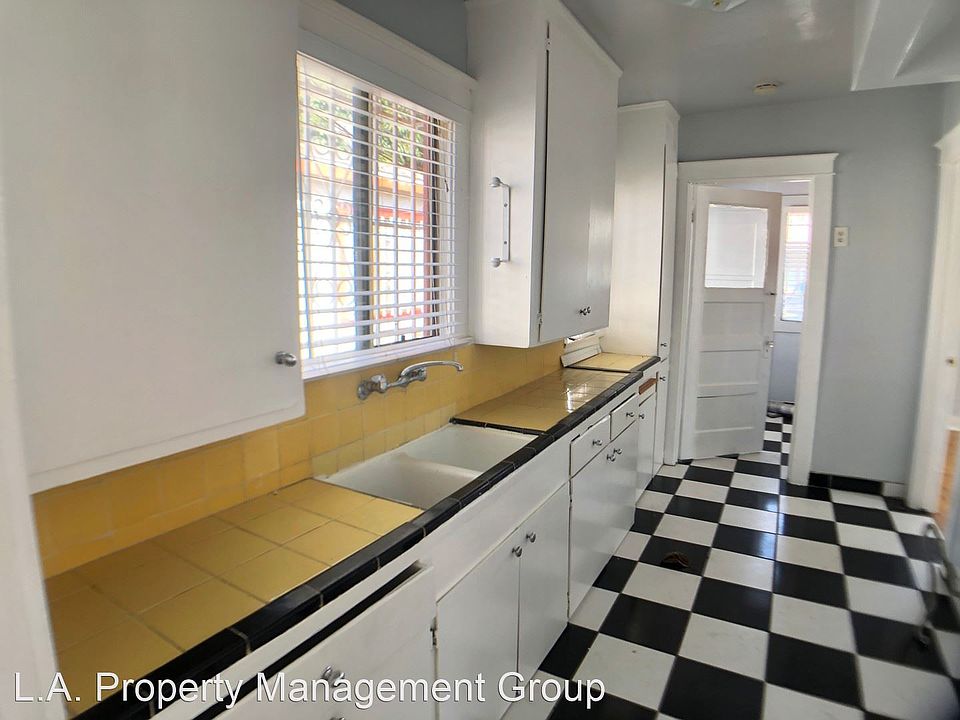 1st image of 1631 W 37th St #1629