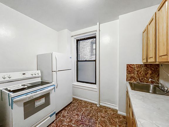 5th image of 12 W 103rd St #24