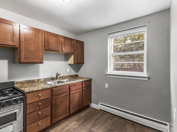 3rd image of 1009 Randolph Ave APT 3