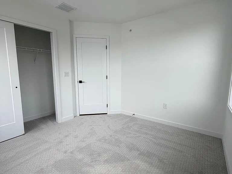 111 Brianna Ct #6 — Photo 37