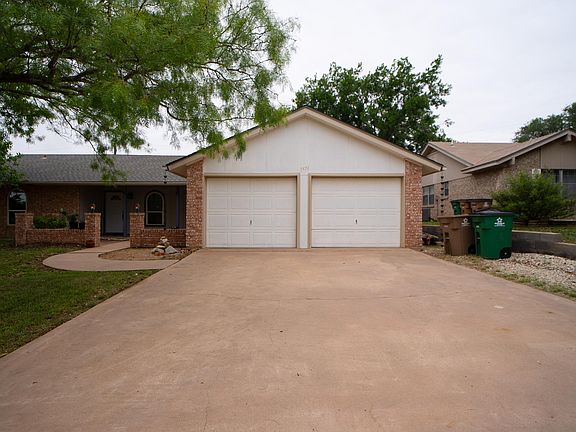 3rd image of 3121 Edgewood Dr