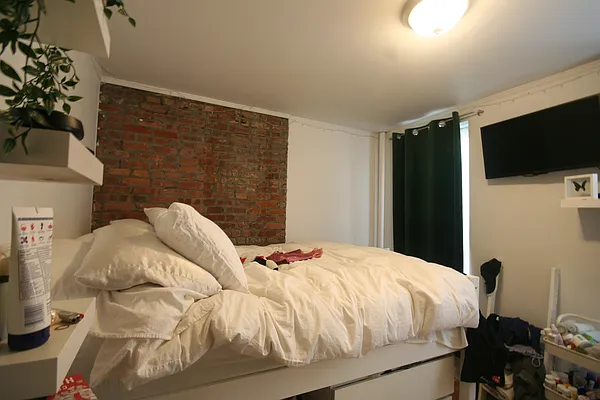 Rented by HH Realty | media 20