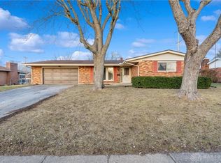 1027 Merrywood Dr, Englewood, OH