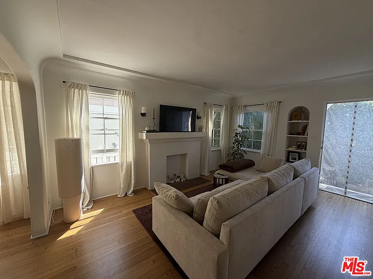 643 Vernon Ave — Photo 7