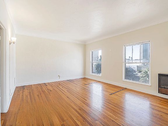 5th image of 657 S Cochran Ave APT 403