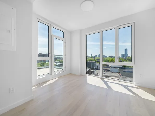151 Carlton Avenue 8D image 2 of 10