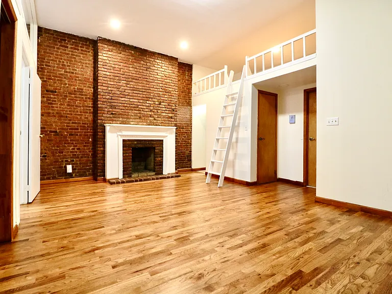 126 W 74th St #1B — Photo 2