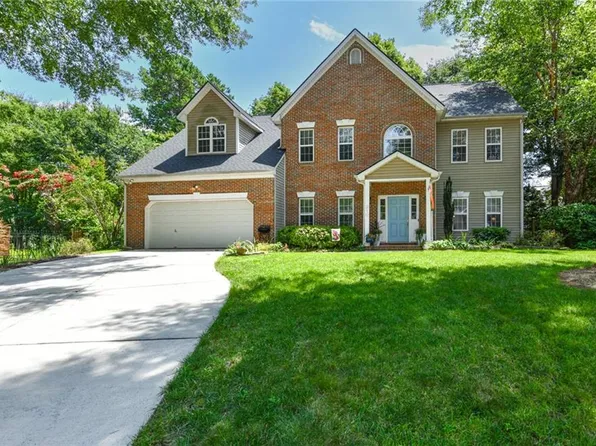 210 Farriers Ln, Jamestown, NC 27282