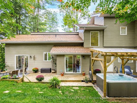 3rd image of 10 Beechwood Rd