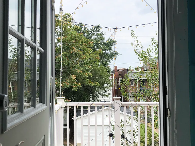 balcony off of kitchen