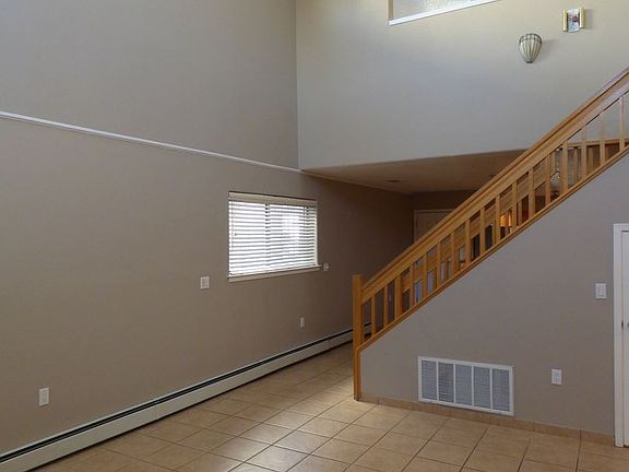 5th image of 10055 Del Chaparral Ct NE