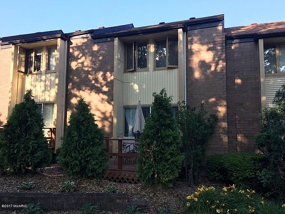 2nd image of 2710 Birchcrest Dr SE #4