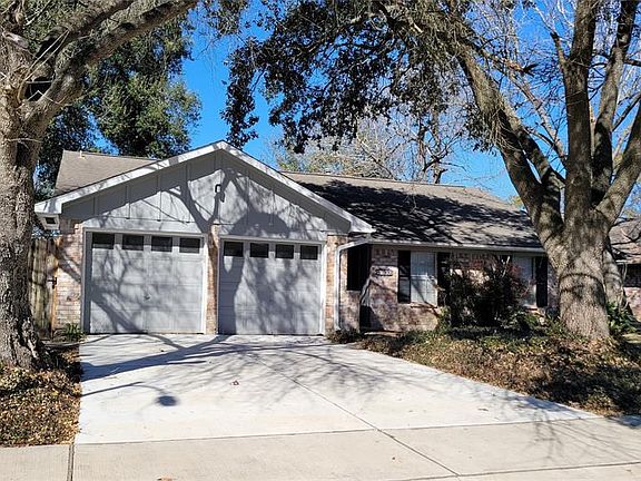 3rd image of 13902 Ivymount Dr