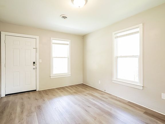 4th image of 2969 Myra St