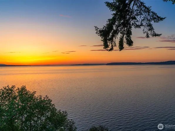 9233 Olympic View Drive, Edmonds, WA 98020