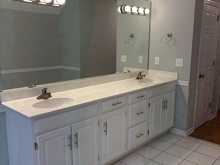 722 Creek Dr — Photo 15