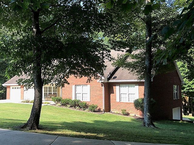 1st image of 851 Shady Oak Dr