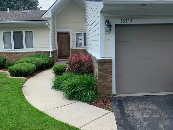 35325 Hillside Dr #1, Farmington Hills, MI 48335