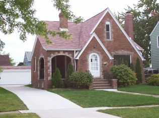 6825 Ackley Rd, Parma, OH 44129