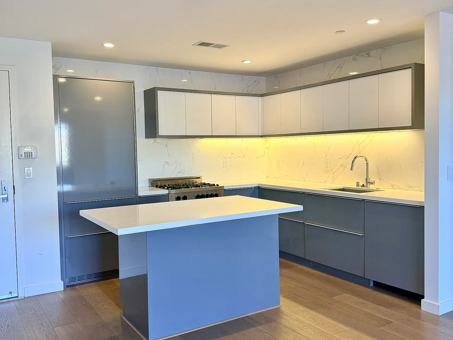 2 bed, 1022 sqft, $7,250 — Photo 4