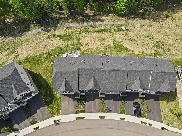 150 Curtis Ct — Photo 16