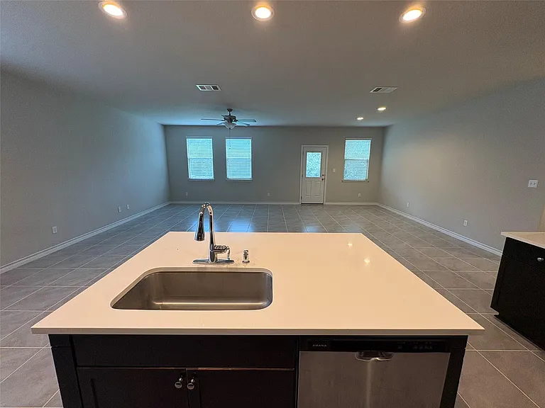 147 Mary Max Cir — Photo 8