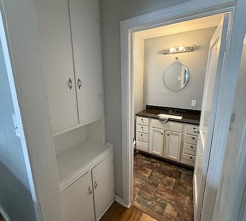 5th image of 3106 Western Ave