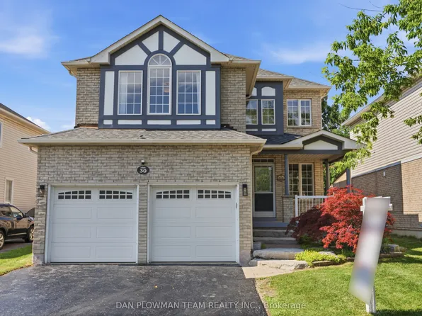 30 Weldon St, Whitby, ON L1R 2T4