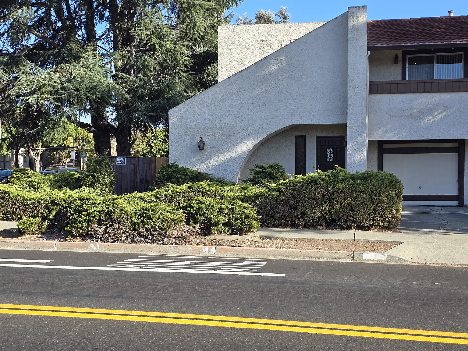 3 bed, 2.5 bath, $4,000 — Photo 1